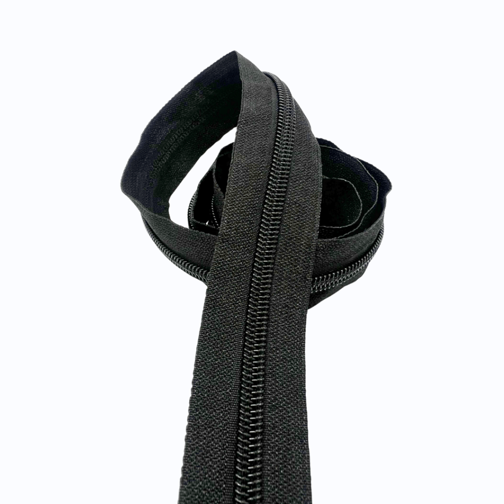 Vista frontal del cierre #6 importado de nylon en rollo de 200 metros